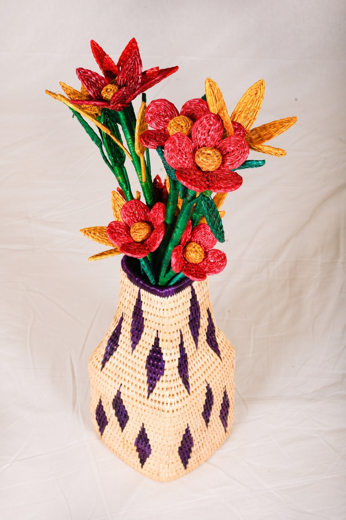 Eco-friendly sikki flower vase